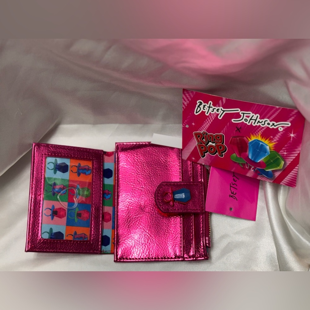 NWT Betsey Johnson x Ring Pop Limited Edition Fuschia Candy wallet - Picture 3 of 7